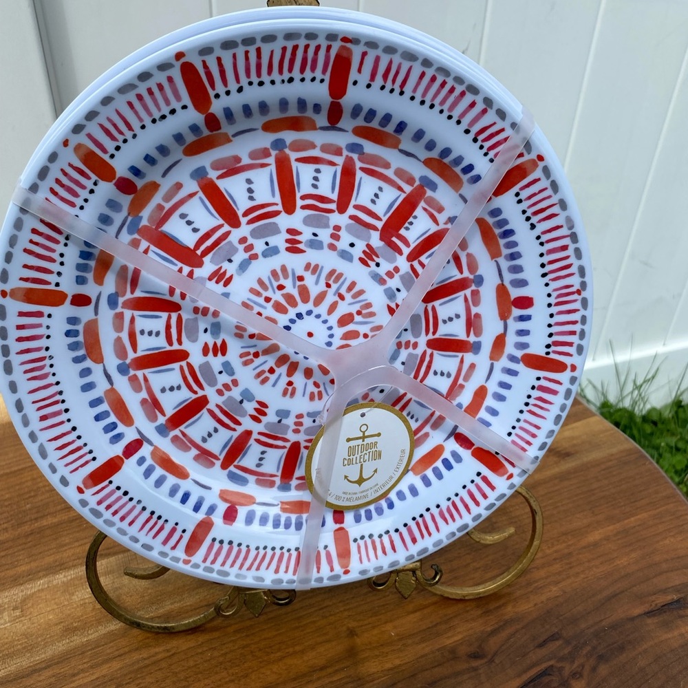 Brand New Set Of 4Pcs Dinner Plates 11”.